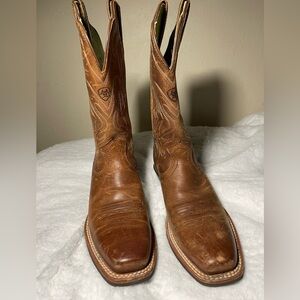 Ariat women’s boots 6b
